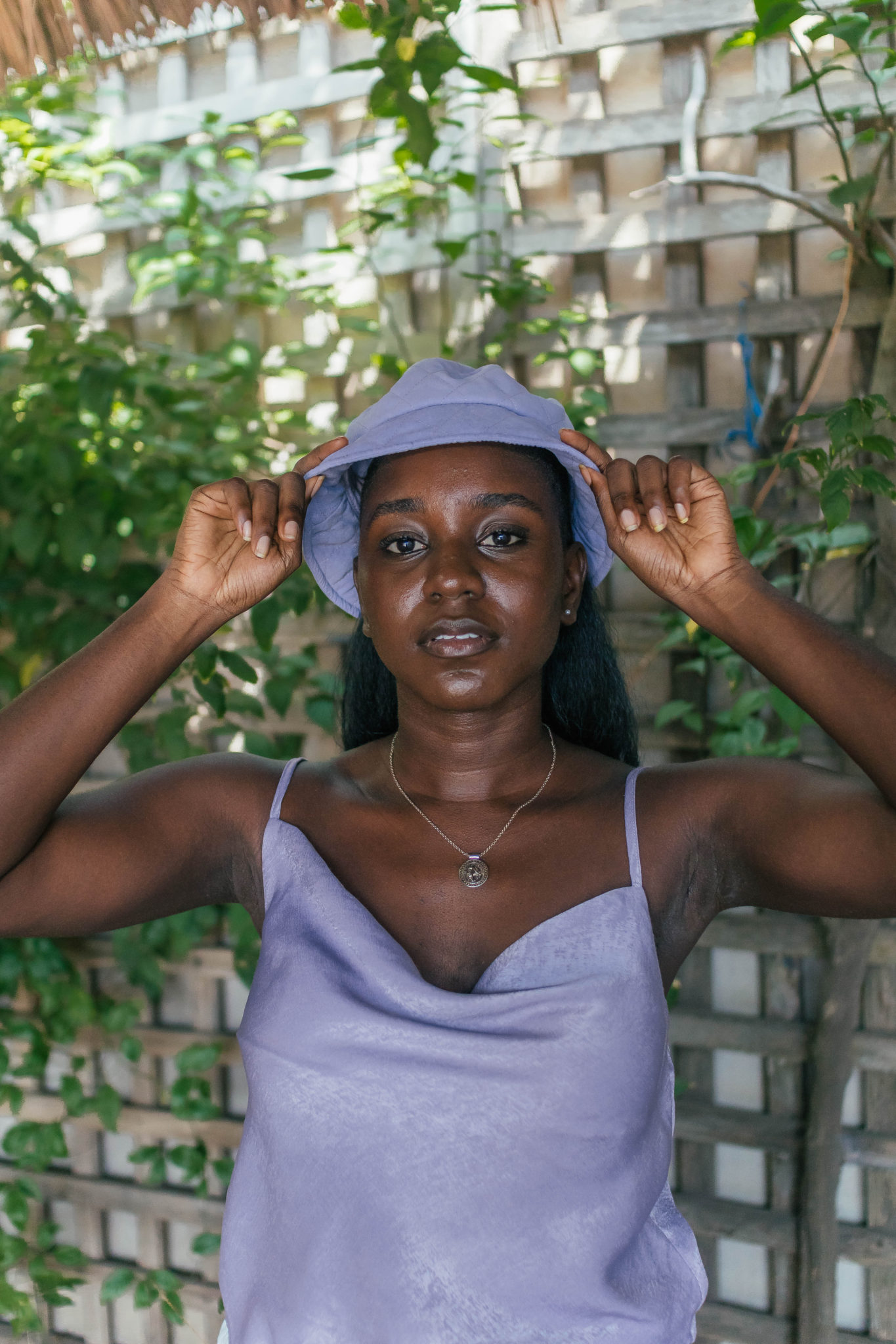 how-to-style-bucket-hats-amoafoa