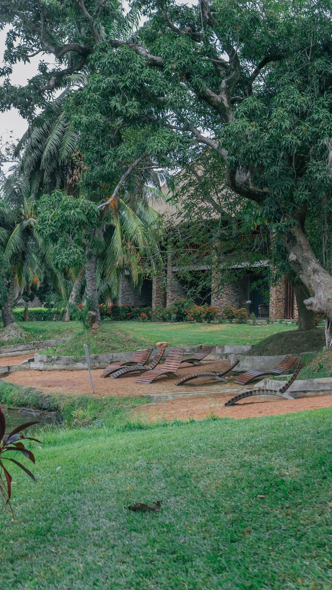 the royal senchi akosombo_benches_Amoafoa